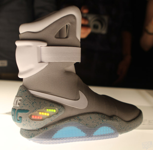 la nieve Marchito Sufijo Nike shoes from Back to the Future II could be coming in 2015 - The Geek  Church